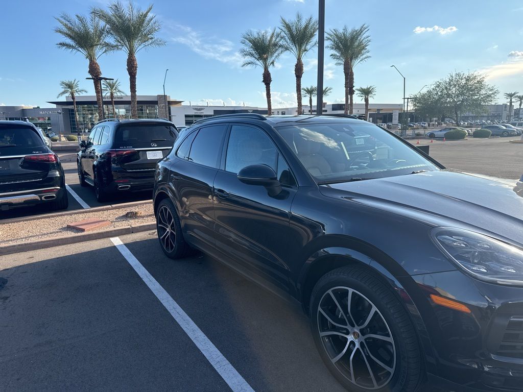 Thumbnail: 2021 Porsche Cayenne - 3