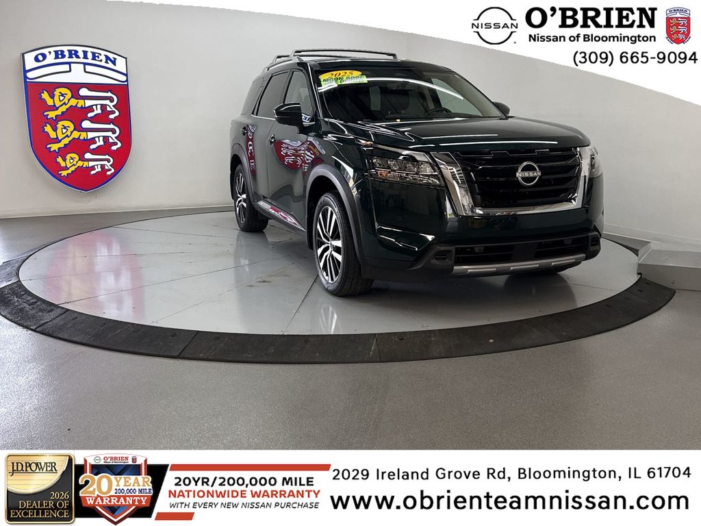  2025 Nissan Pathfinder Platinum FWD   