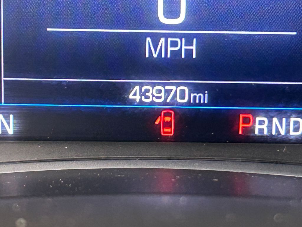 Used 2022 Iridescent Pearl Tricoat Chevrolet LT image 30