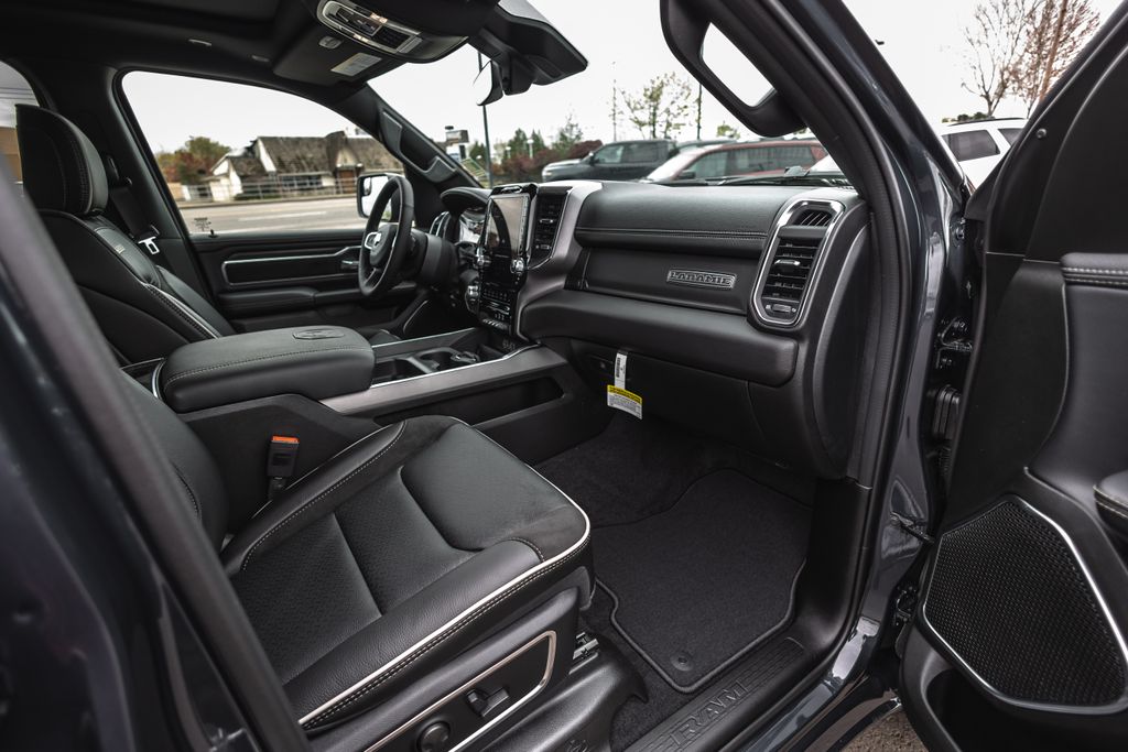 2026 Ram 1500 Laramie thumbnail 33