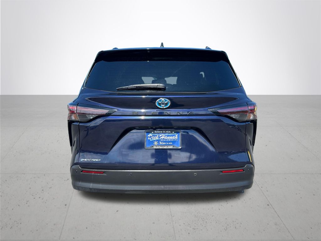 2025 Toyota Sienna XLE