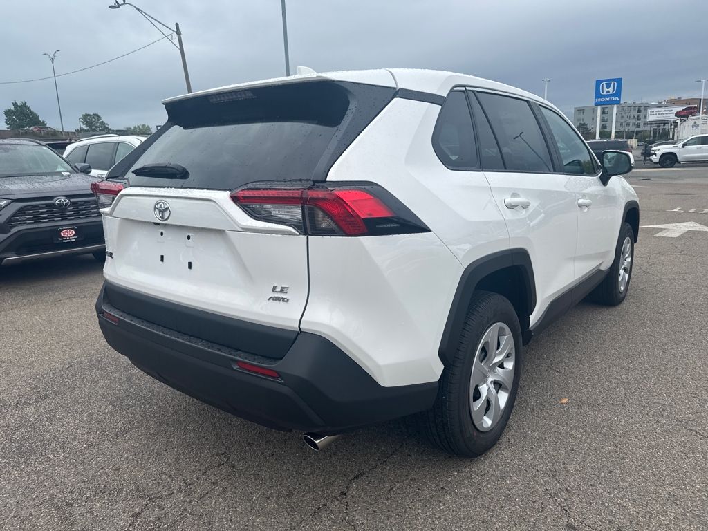 2025 Toyota RAV4 LE photo 7