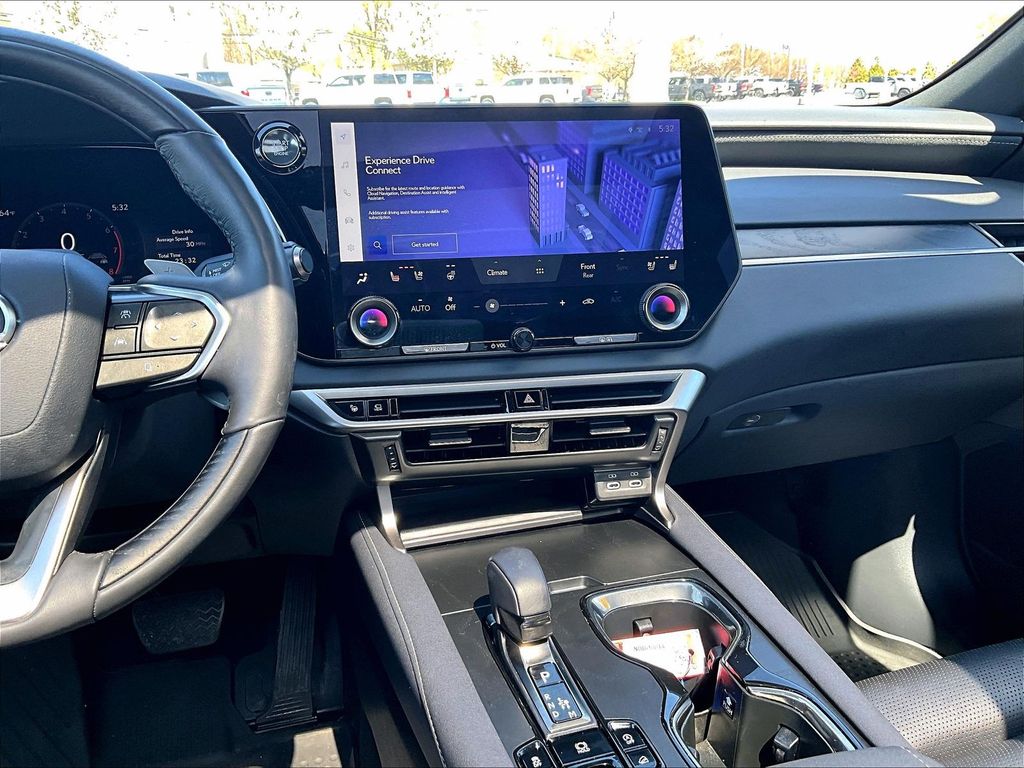 2025 Lexus RX — photo 18