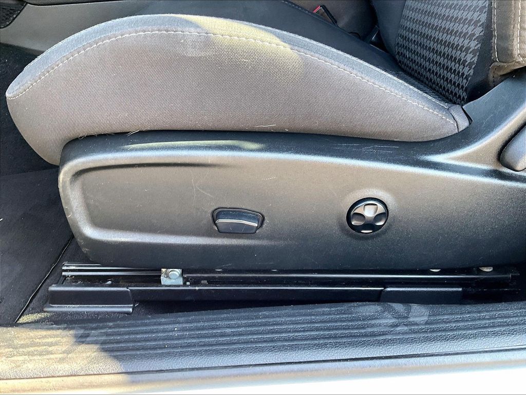 2019 Dodge Challenger — photo 27