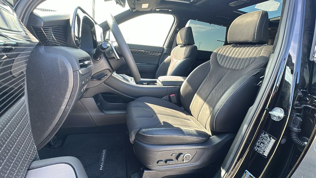 2025 Hyundai Palisade Calligraphy Night Edition - 3