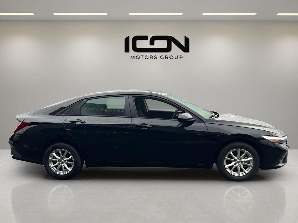 Used 2024 Hyundai Elantra Sedan