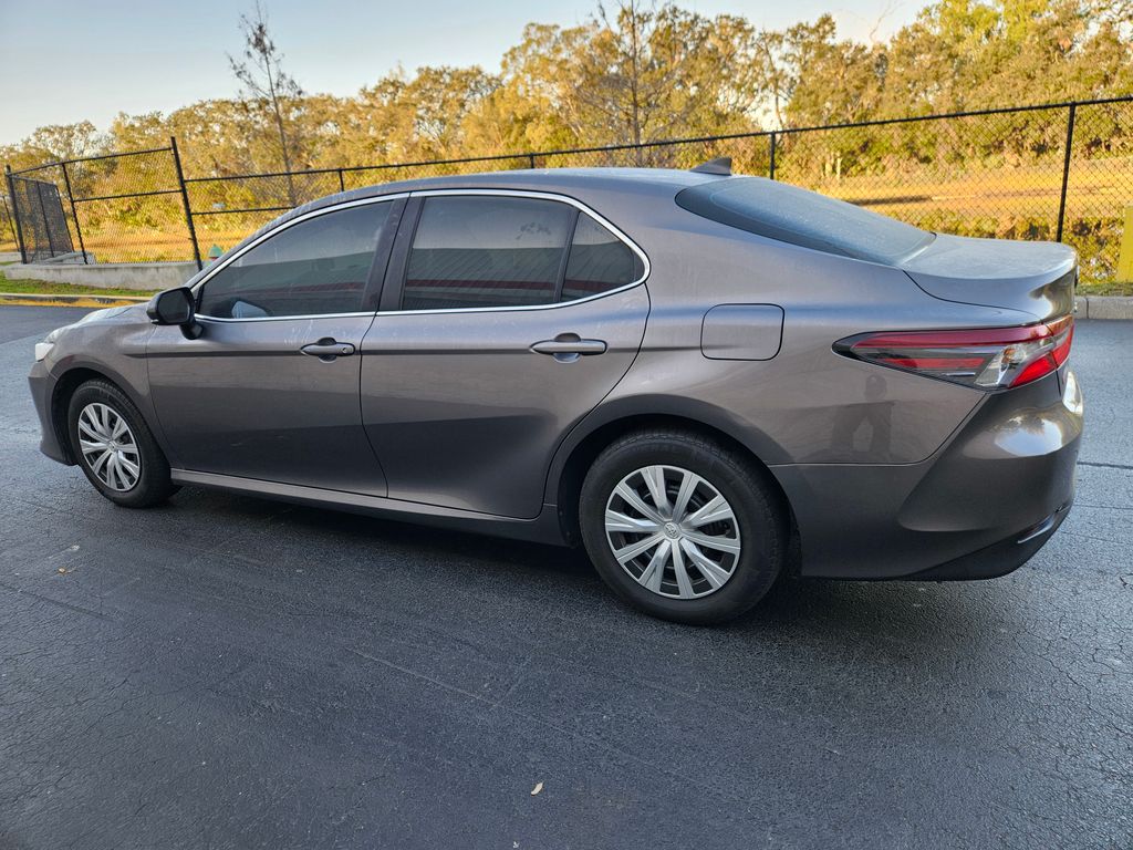 2022 Toyota Camry LE 3