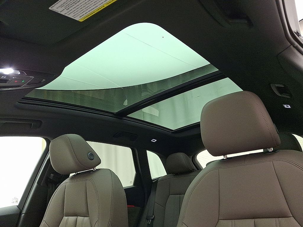 Thumbnail: 2025 Audi Q5 - 9