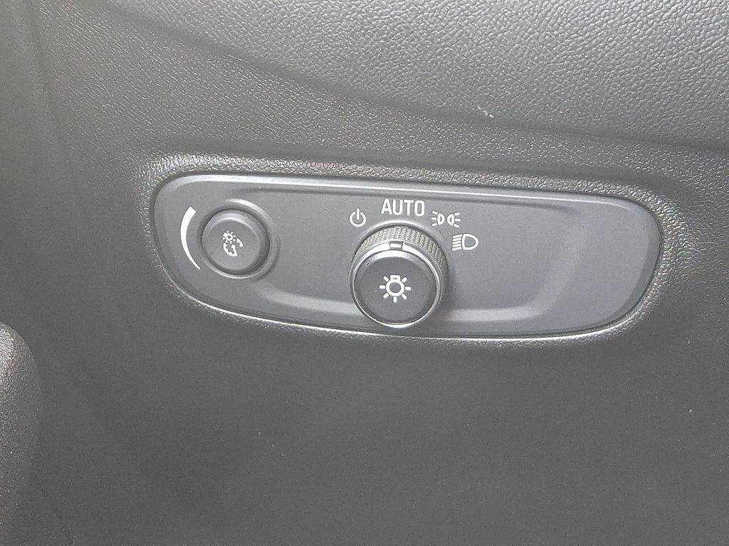 Thumbnail: 2019 Chevrolet Equinox - 23