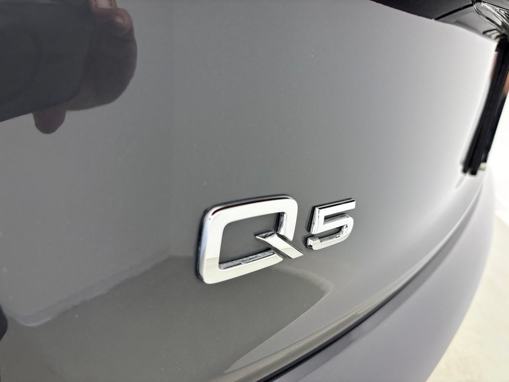 Thumbnail: 2020 Audi Q5 - 11