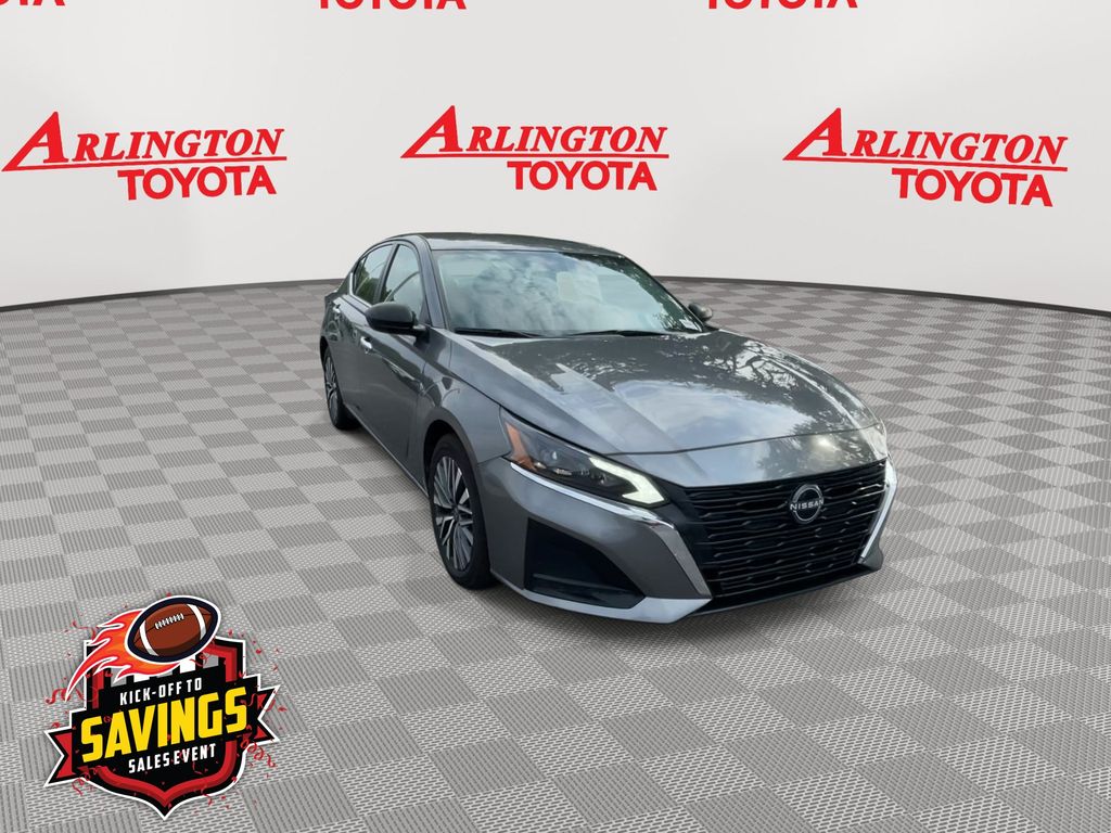 Used 2024 Nissan Altima Sedan