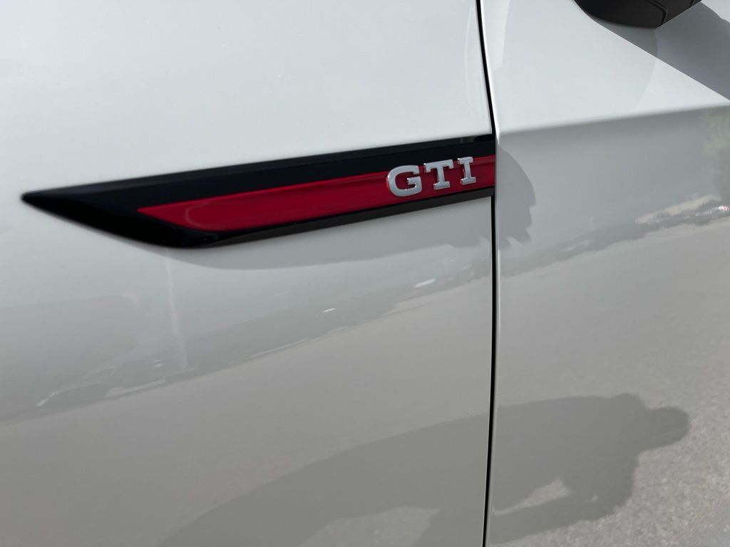 Thumbnail: 2024 Volkswagen Golf - 10
