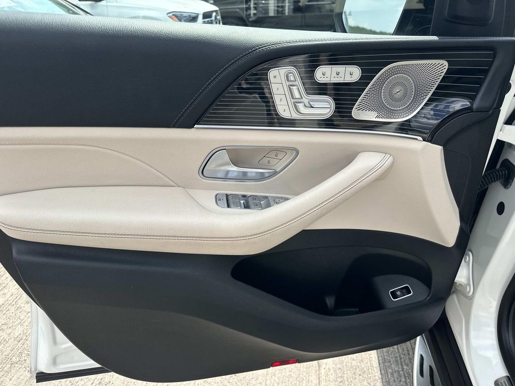 Thumbnail: 2024 Mercedes-Benz GLS - 18
