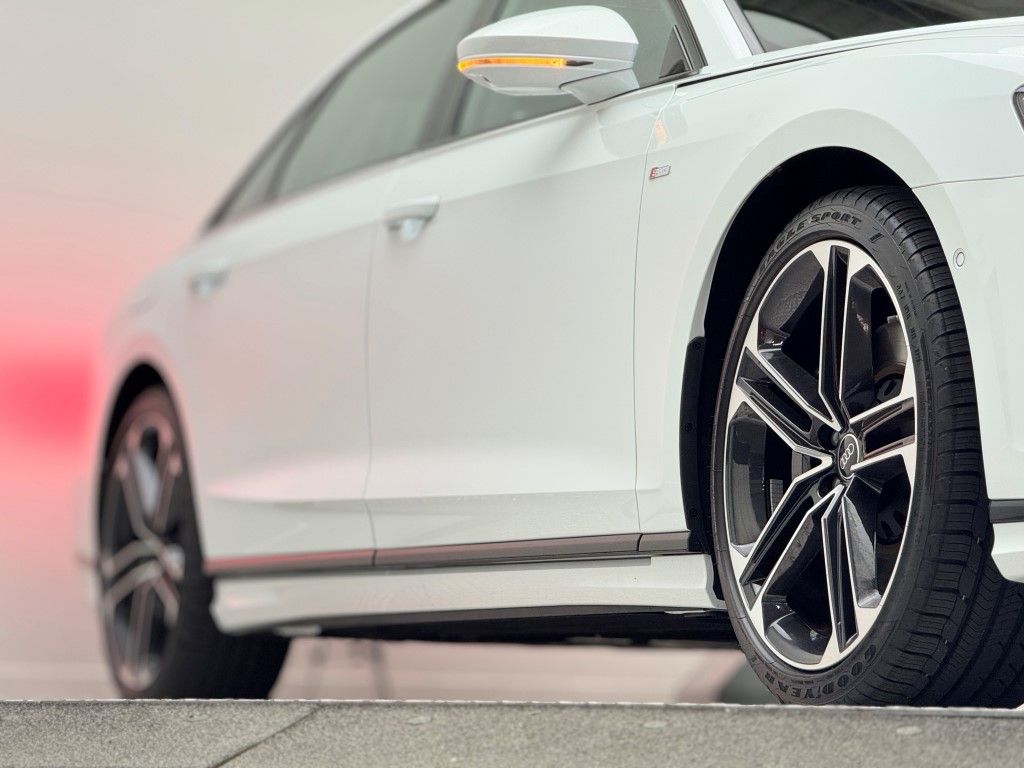 Thumbnail: 2025 Audi A8 - 5