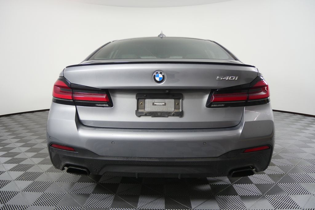 Thumbnail: 2023 BMW 5 Series - 4