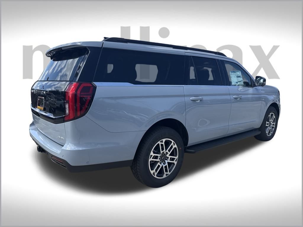 2025 Ford Expedition MAX photo 3