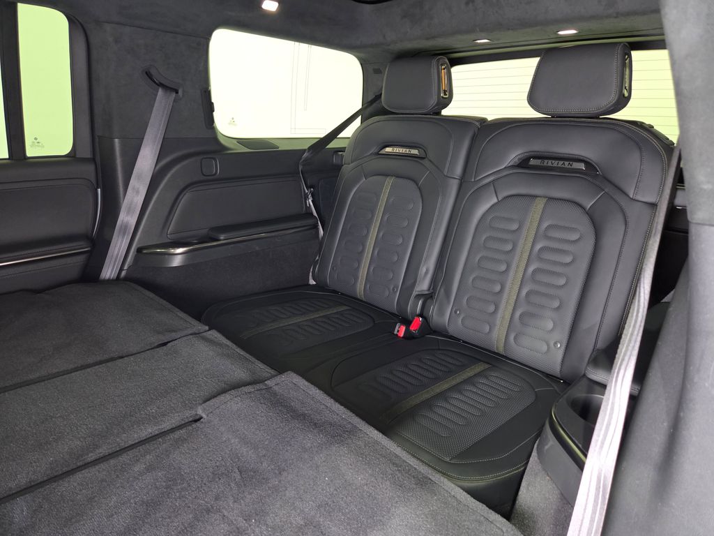 2024 Rivian R1S Adventure Dual Motor Max Pack