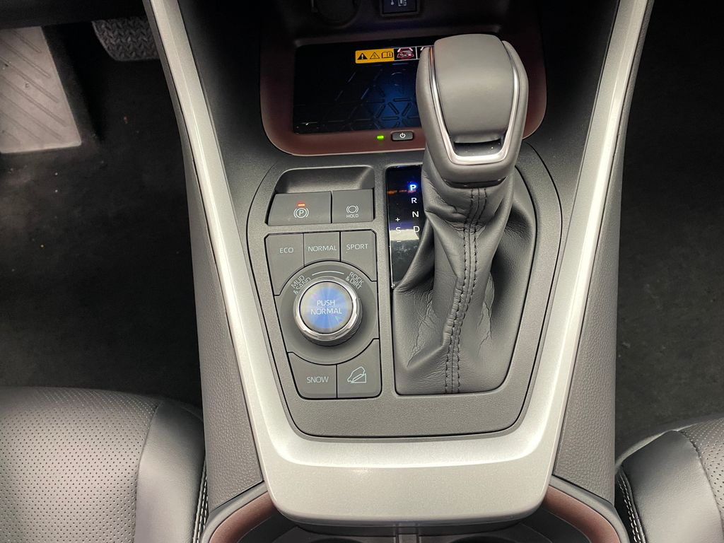 Thumbnail: 2025 Toyota RAV4 - 28