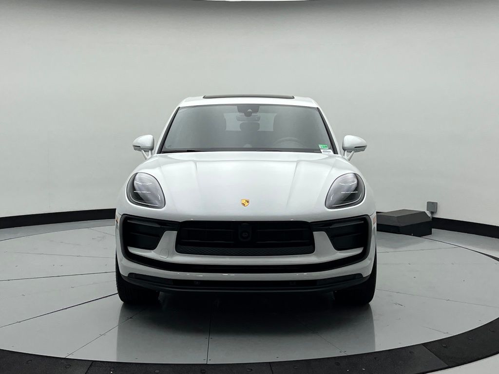 Thumbnail: 2026 Porsche Macan - 6