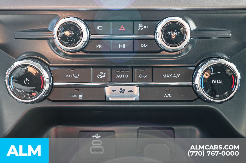 Used 2025 Silver Ford XLT image 40