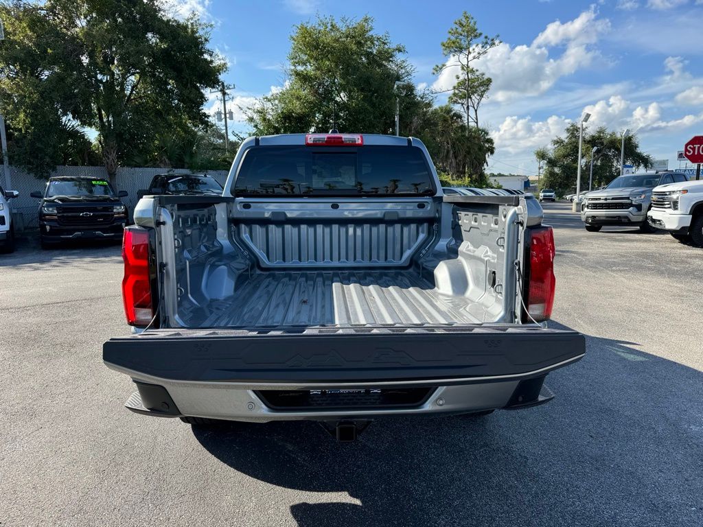 2024 Chevrolet Colorado LT 12