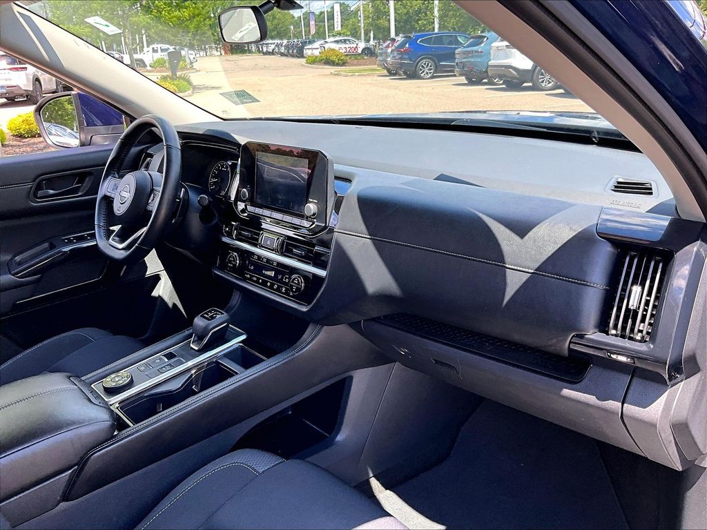 2025 Nissan Pathfinder — photo 14