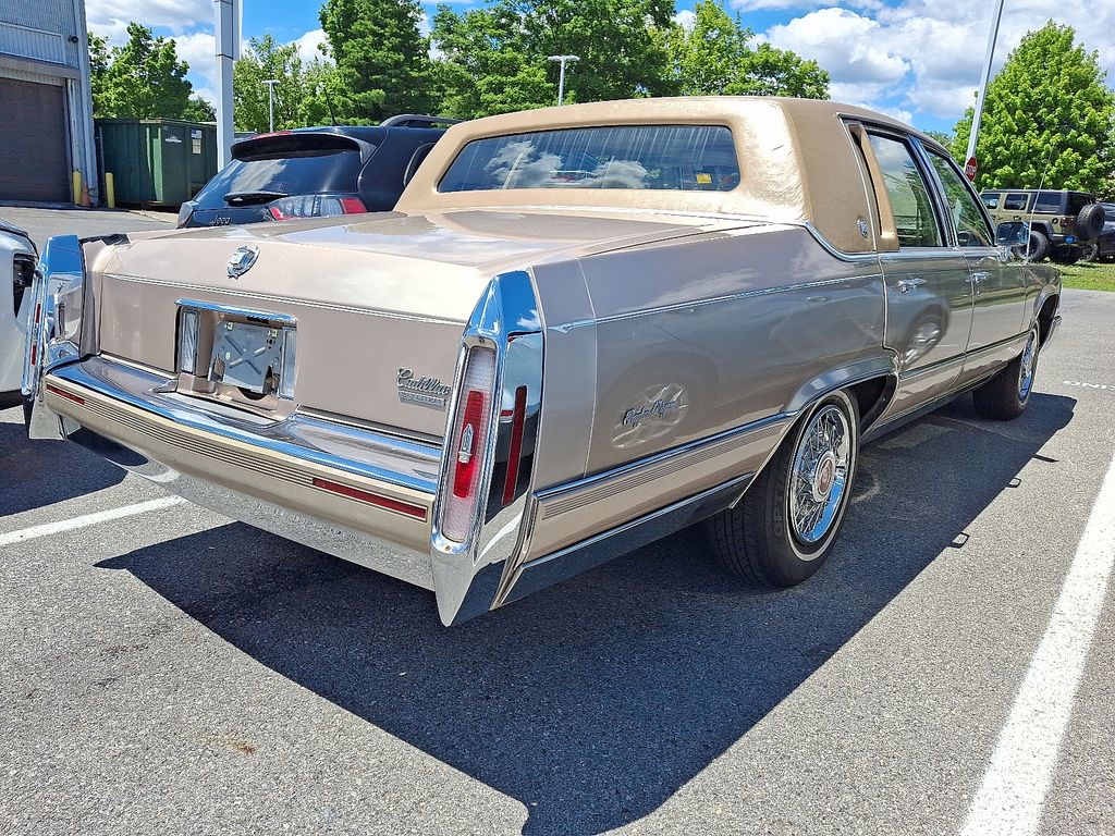 1992 Cadillac Brougham — photo 6