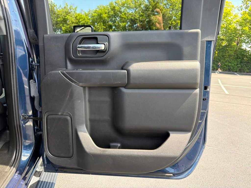 Thumbnail: 2023 Chevrolet Silverado 2500 - 22
