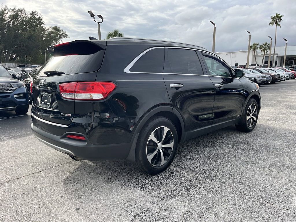 2017 Kia Sorento EX 4