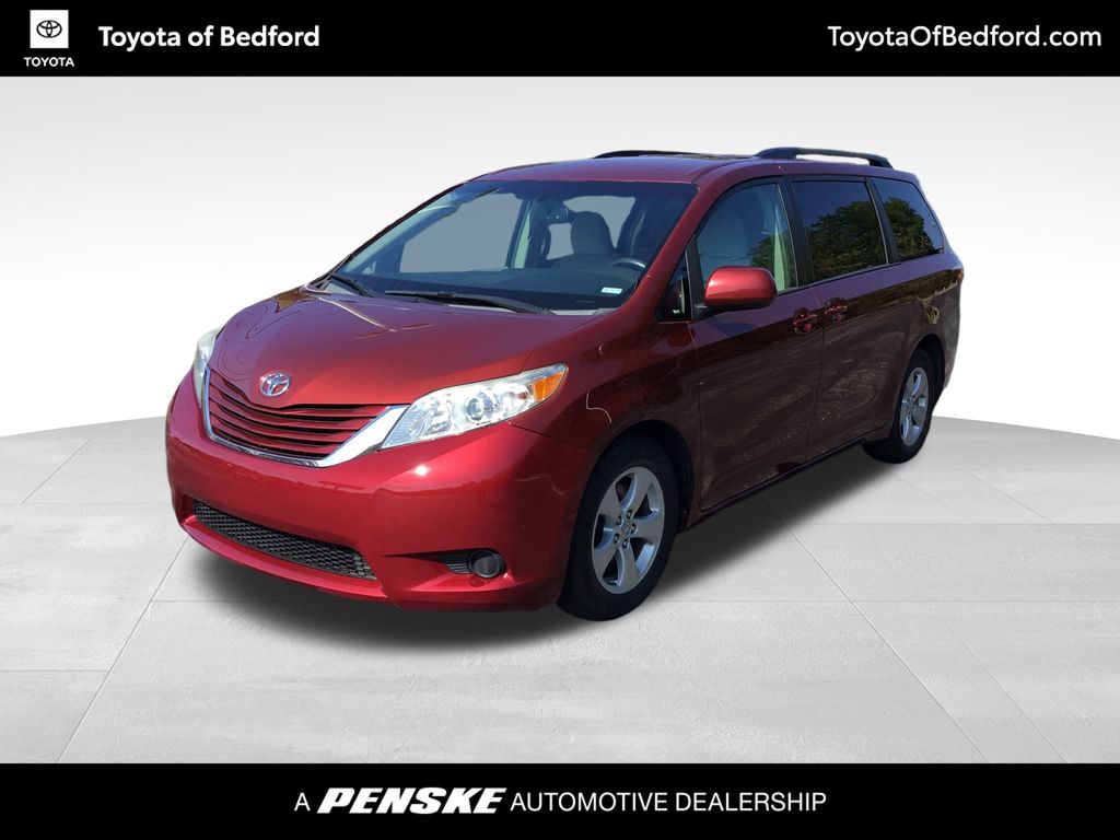 2015 Toyota Sienna LE -
                  Bedford, OH