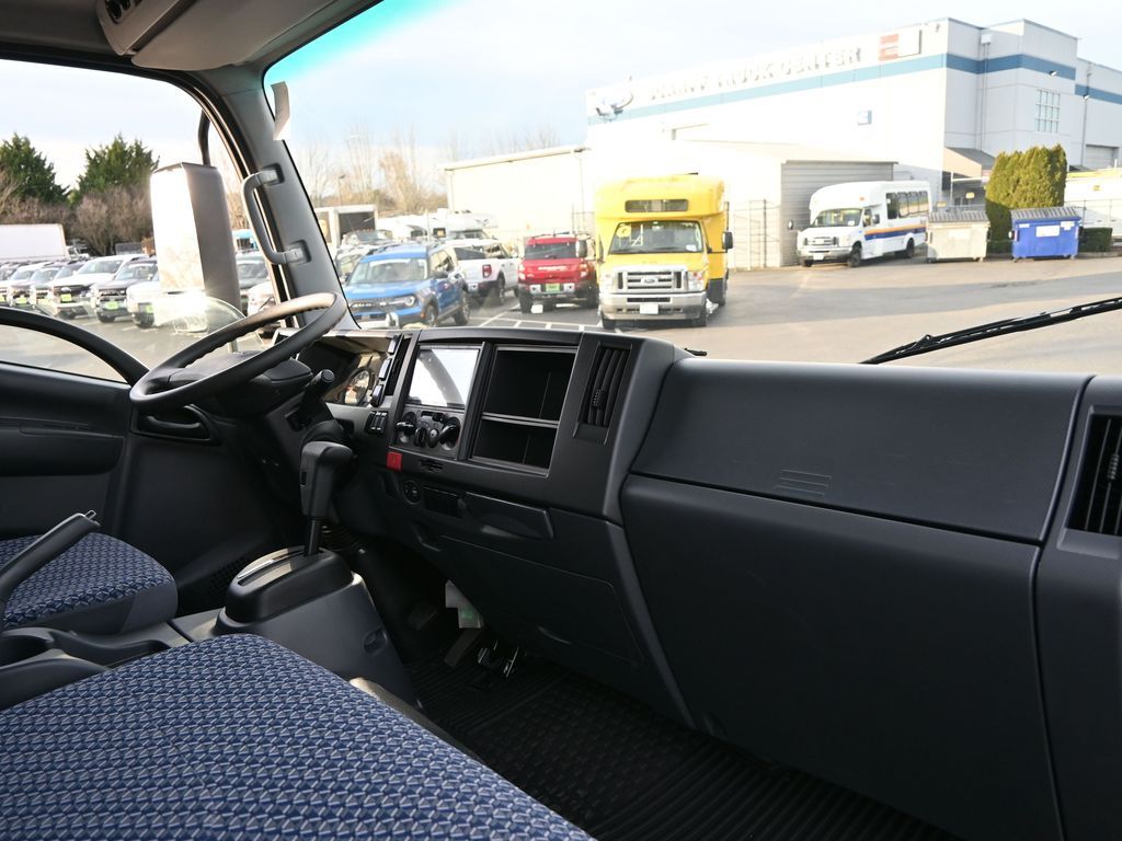 2024 Isuzu NPR HD 
