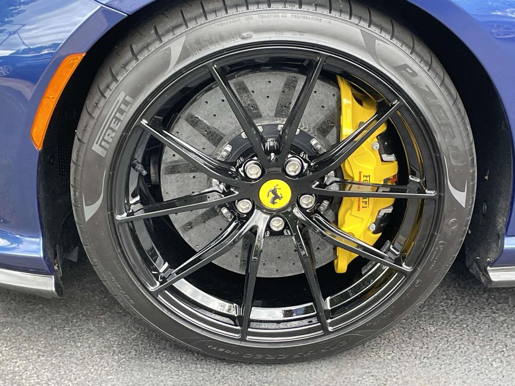 2022 Ferrari 812 GTS - 10