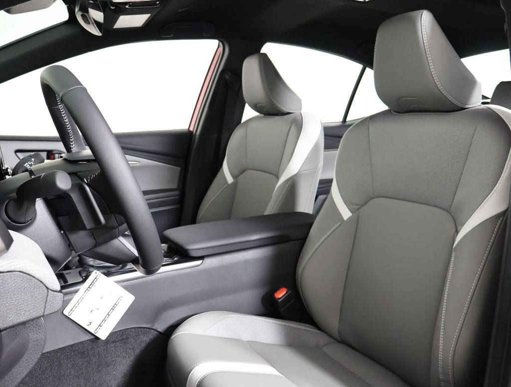 2026 Toyota Camry SE photo 8