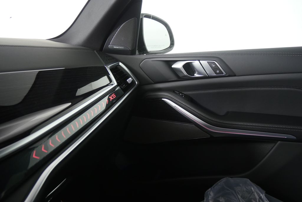 Thumbnail: 2026 BMW X5 - 24