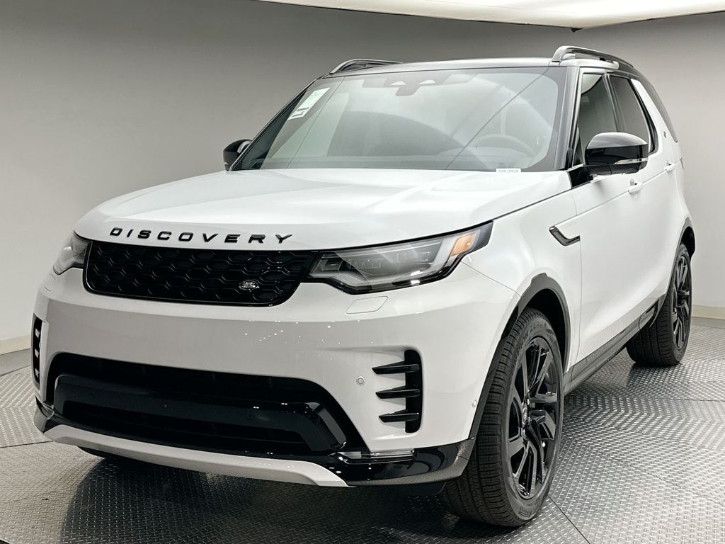 2025 Land Rover Discovery Dynamic SE -
                Paramus, NJ
