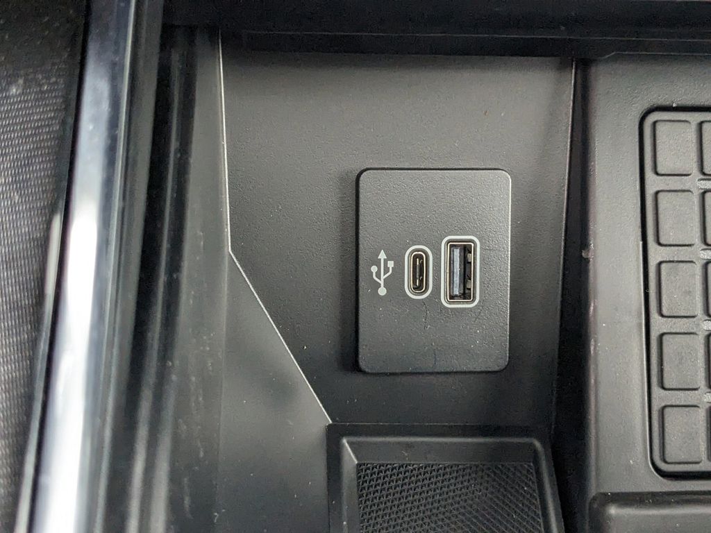 2025 Ford F-150 Lightning Platinum