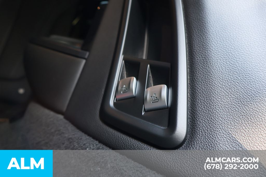 Used 2022 Gray BMW xDrive40i image 23
