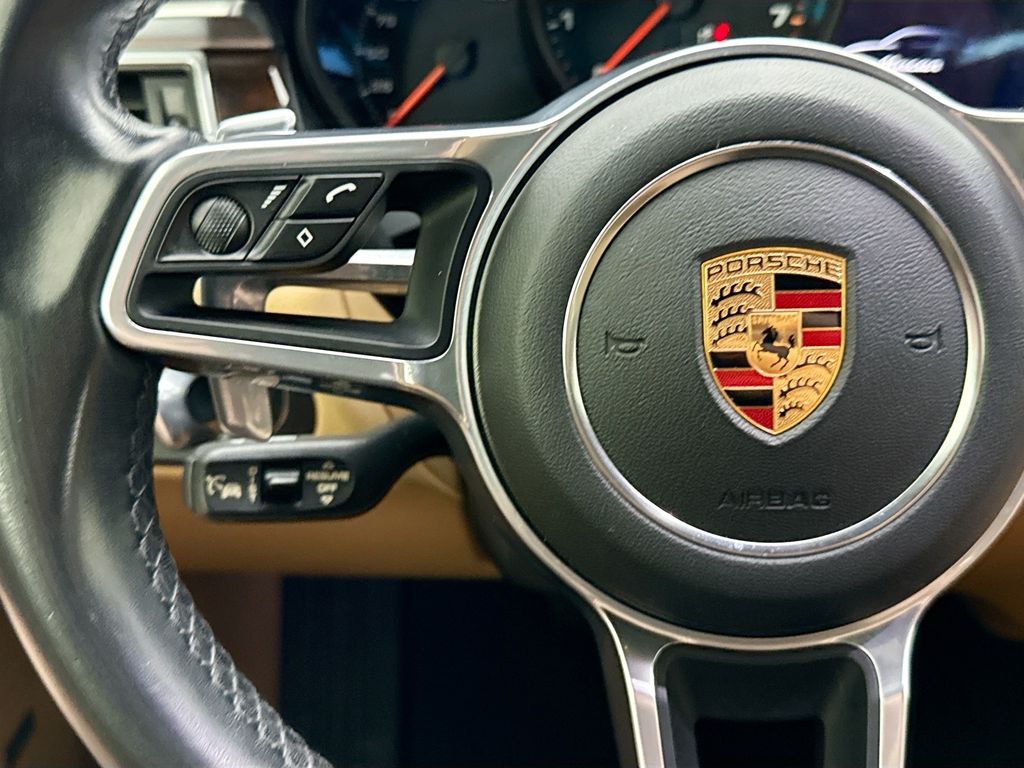 Thumbnail: 2018 Porsche Macan - 11