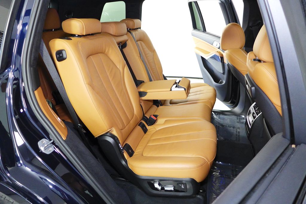 Thumbnail: 2019 BMW X7 - 19