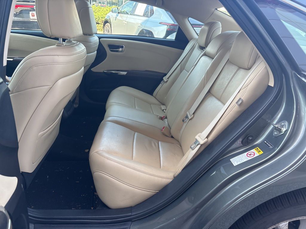 Used 2013 Green Toyota XLE Touring image 7