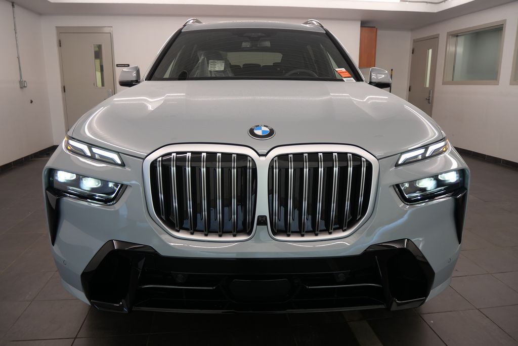 2025 BMW X7 xDrive40i 9