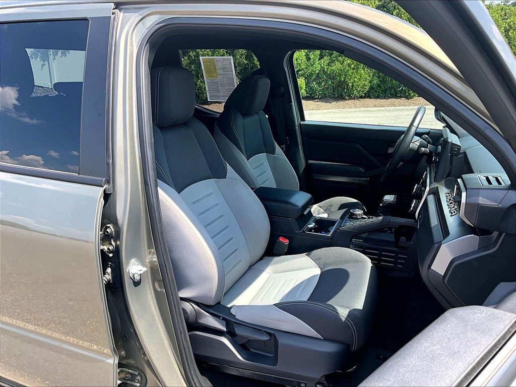 2024 Toyota Tacoma — photo 11