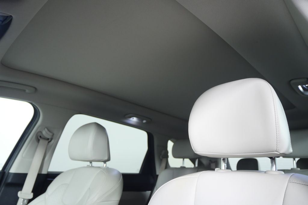 Thumbnail: 2023 Kia Sorento - 12