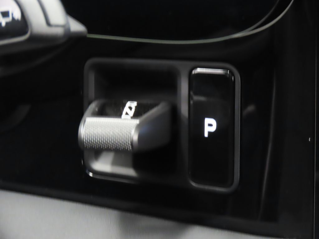 Thumbnail: 2025 Porsche Taycan - 25