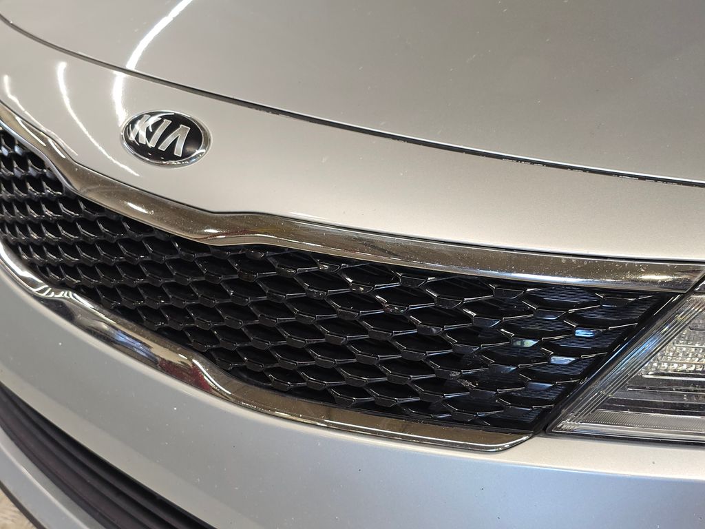 2017 Kia Optima LX photo 10