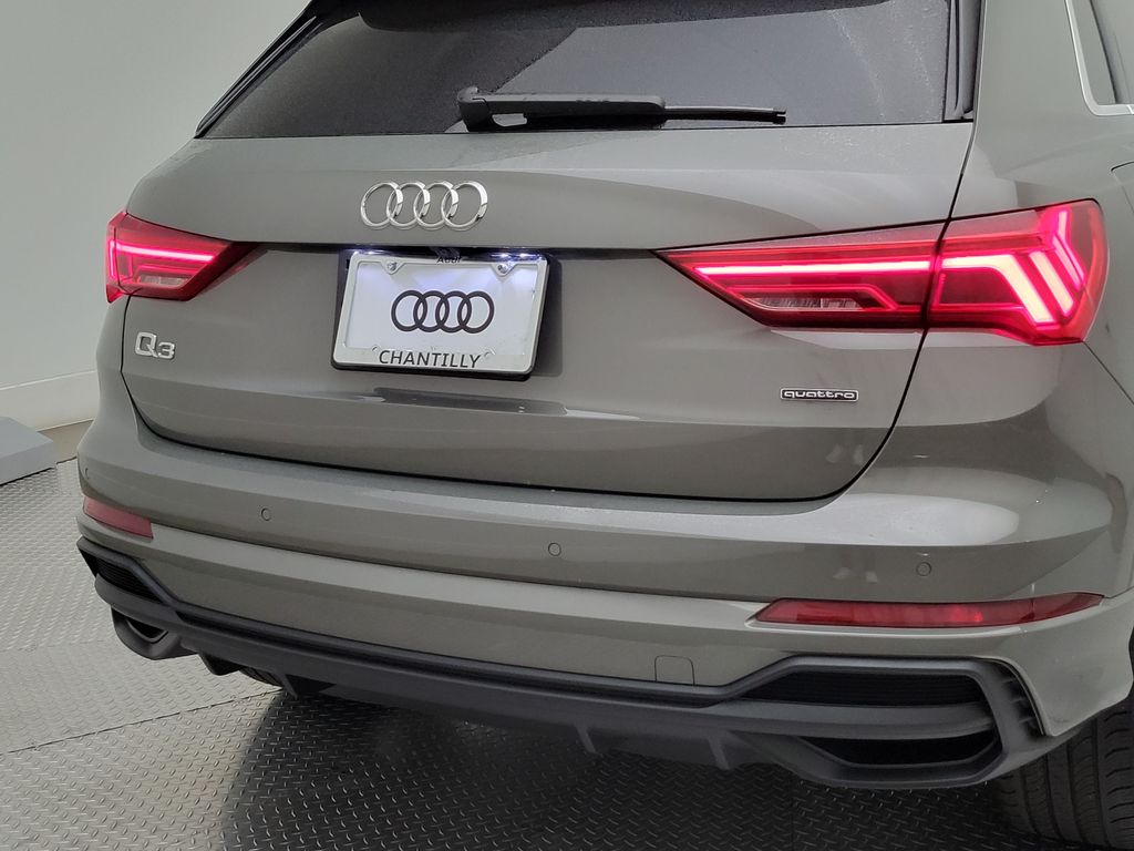 Thumbnail: 2023 Audi Q3 - 7