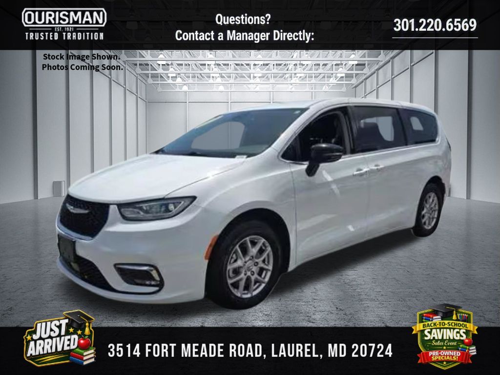 Bright White Clearcoat 2024 Chrysler Pacifica Minivan Front-Wheel Drive 9-Speed Automatic