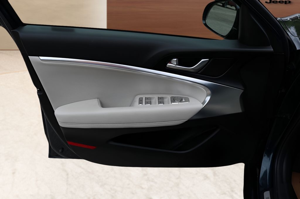 Used Car 2025 Genesis G70  2.5t For Sale Under $35,000 In Austin, Texas