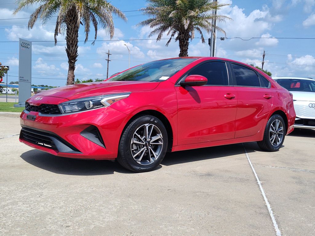 Currant Red 2022 Kia Forte Sedan Front-Wheel Drive Continuously Variable Transmission