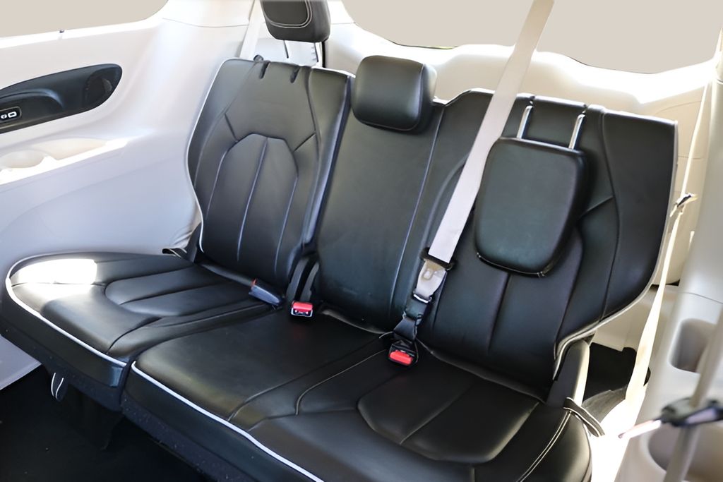 Used Car 2023 Chrysler Pacifica  Limited For Sale Under $30,000 In Austin, Texas